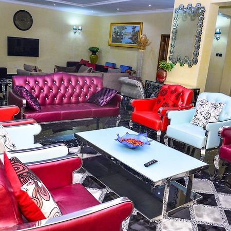 Crystal House International Hotel Илорин Экстерьер фото