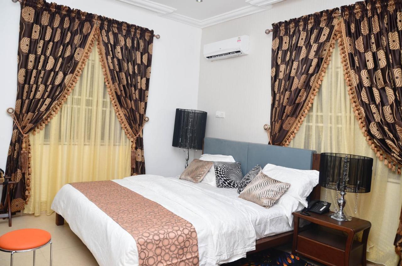 Crystal House International Hotel Илорин Экстерьер фото