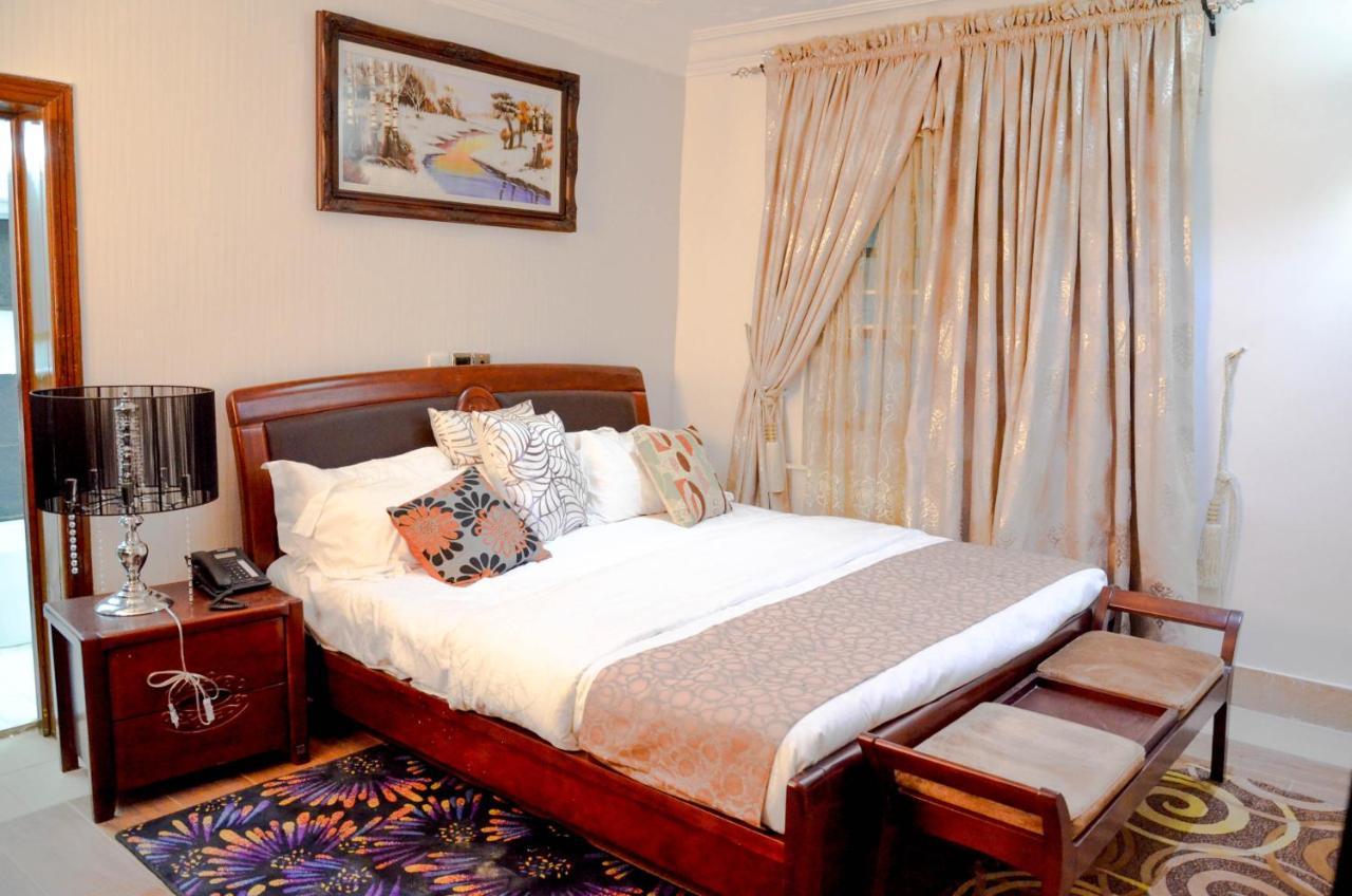 Crystal House International Hotel Илорин Экстерьер фото