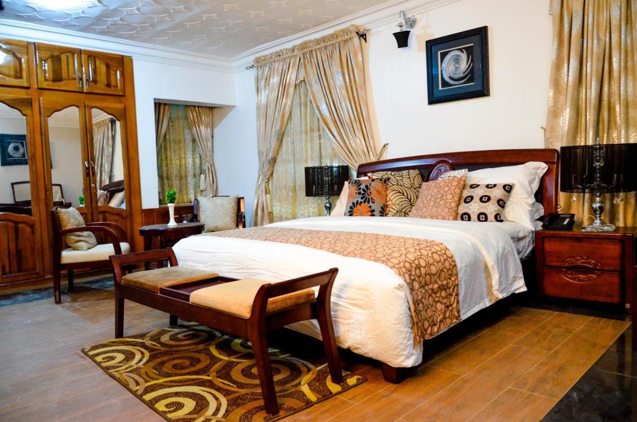 Crystal House International Hotel Илорин Экстерьер фото