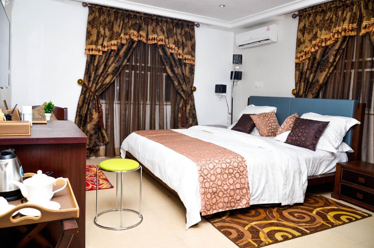 Crystal House International Hotel Илорин Экстерьер фото