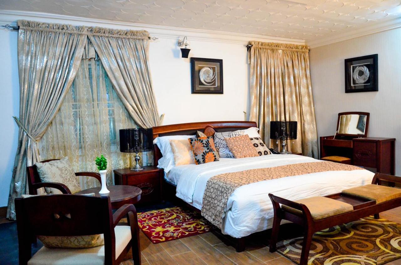Crystal House International Hotel Илорин Экстерьер фото