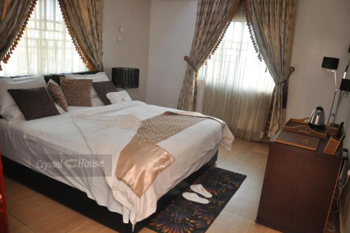 Crystal House International Hotel Илорин Экстерьер фото