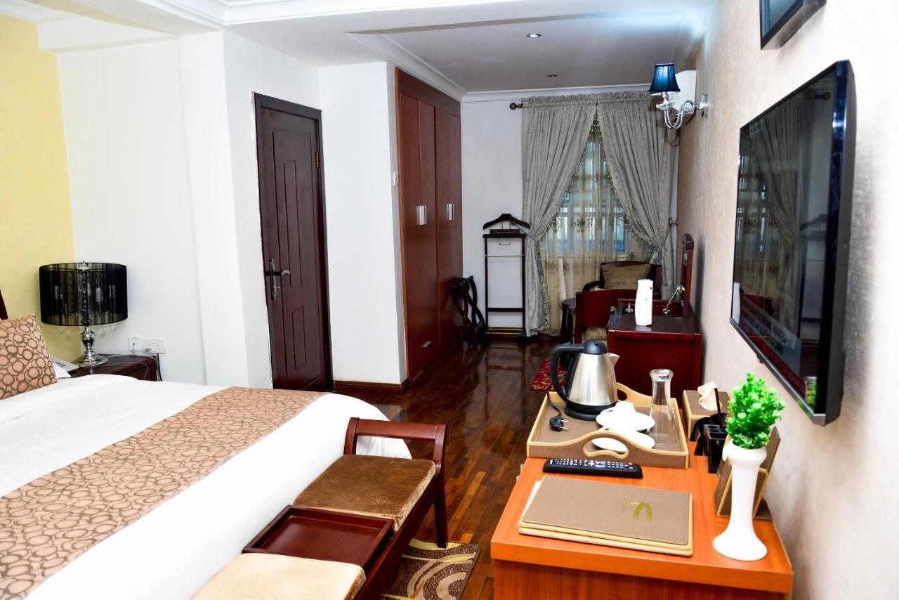 Crystal House International Hotel Илорин Экстерьер фото