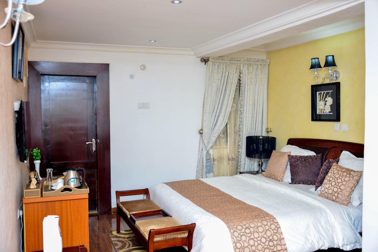 Crystal House International Hotel Илорин Экстерьер фото