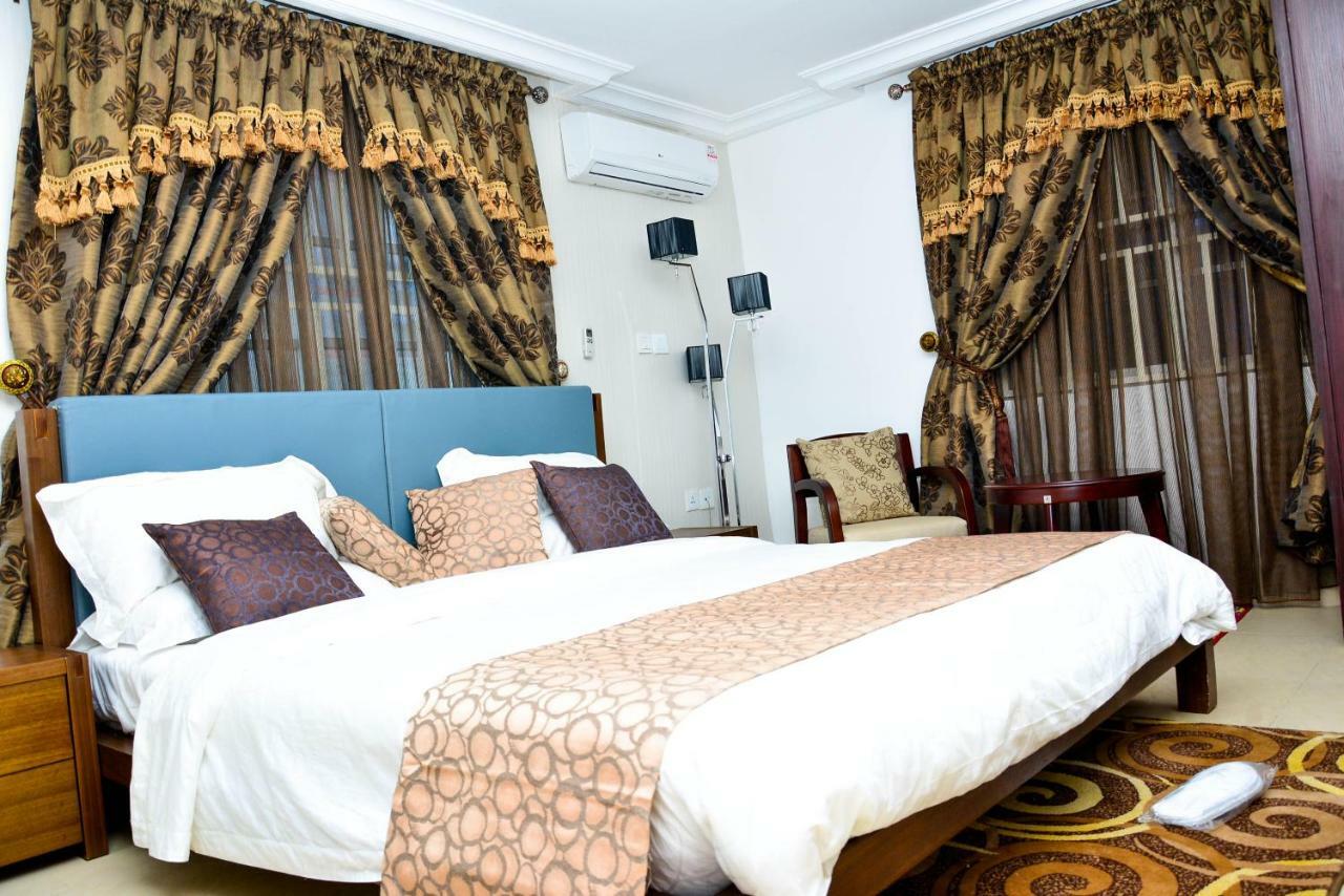 Crystal House International Hotel Илорин Экстерьер фото