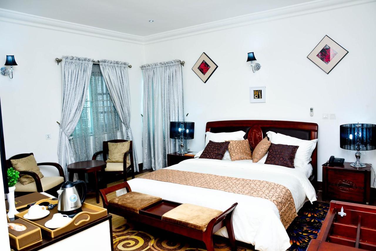 Crystal House International Hotel Илорин Экстерьер фото