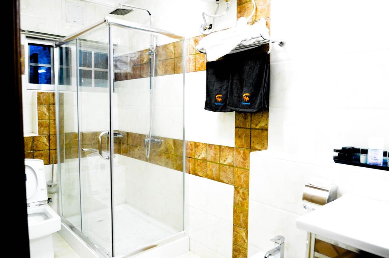 Crystal House International Hotel Илорин Экстерьер фото